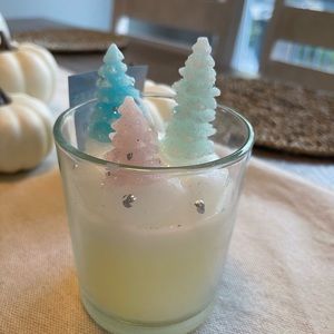 NWT!RARE! RACHEL ZOE PASTEL CHRISTMAS TREE CANDLE!